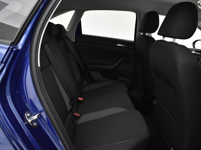 Volkswagen Taigo Life Edition 1.0 TSI 95 pk 5 versn. Hand · Achteruitrijcamera · Regensensor ·