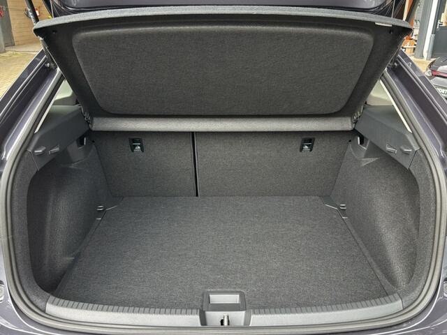 Volkswagen Taigo 1.0 TSI DSG LIFE CAMERA/TREKHAAK/CARPLAY/STOELVERW