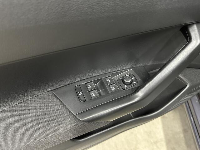 Volkswagen Taigo 1.0 TSI R-Line DSG | IQ.Light | Cam | Carplay | 18" LMV | Keyless |