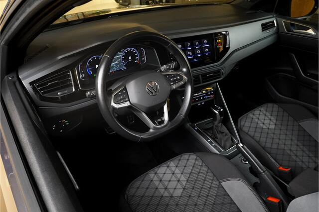 Volkswagen Taigo 1.5TSI/150pk R-Line Blackstyle DSG Automaat|2022|Panoramadak|Beats|Trekhaak|18" LMV|Cruise+ACC|PDC+Assist+Camera|Matrix LED|Side Assist|Virtual Cockpit