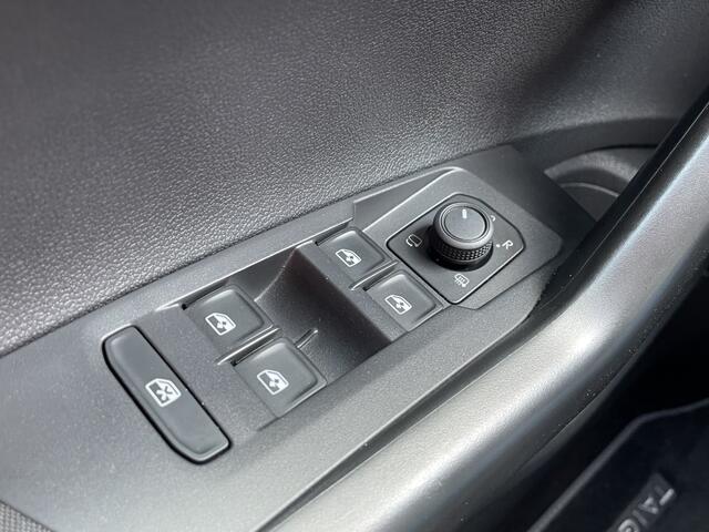 Volkswagen Taigo 1.0 TSI Life Business | Adaptive Cruise Control | DAB | Apple Ca