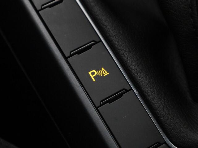 Volkswagen Taigo 1.0TSI/115PK R-Line DSG · Keyless · Apple/Android Car Play · Camera + Parkeersensoren · Garantie t/m 27-03-2027