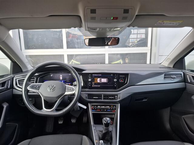 Volkswagen Taigo 1.0 TSI Life Business | Navigatie/Android/Apple Carplay | LM Velgen 16" | Cruise Control Adaptief | Achteruitrijcamera | Voorstoelen Verwarmd | Airco |