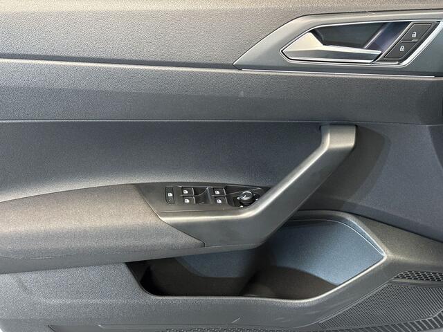 Volkswagen Taigo 1.0 115pk TSI R-Line Edition Keyless enty | Led Matrix | Achteruitrijcamera | Parkeersensoren