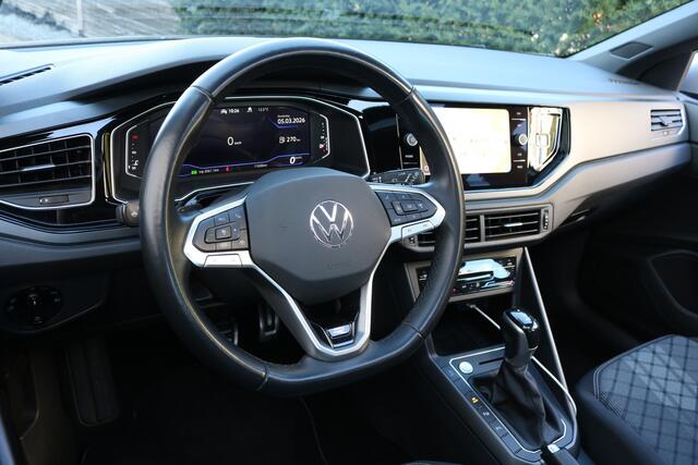 Volkswagen Taigo 1.5 TSI R-Line DSG (Panoramadak Carplay ACC Keyless Camera Trekhaak IQ-Light 18InchLMV Pdc V+A)