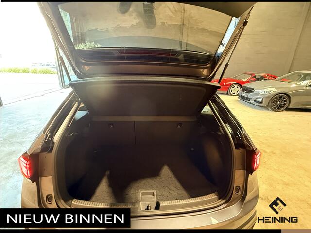 Volkswagen Taigo 1.0 TSI Life. Navi. Apple Carplay. Clima. Hollandse auto met NAP 50000 km