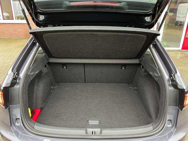 Volkswagen Taigo 1.0 TSI Style Automaat I Rijklaar I Digital Cockpit I Half Leer