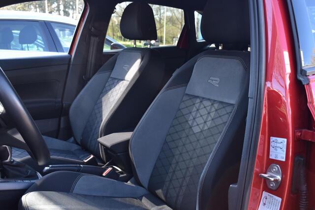 Volkswagen Taigo 1.0 TSI R-Line Business Automaat | 3X R-Line | IQ-Light | Trekhaak | BSM | Navi | Digitaal Dash | Stoelverwarming | 12 mnd BOVAG garantie | Whatsapp 06-53188999