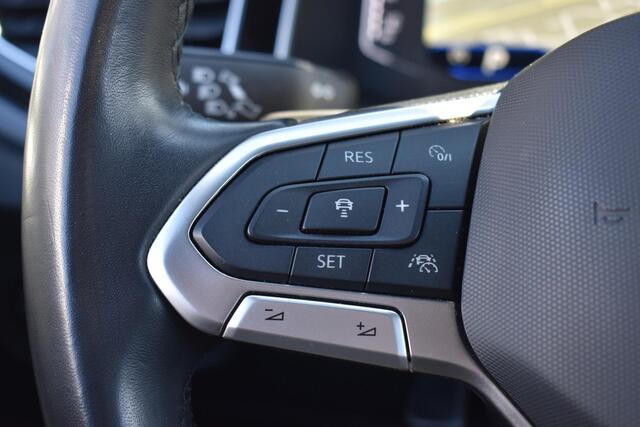 Volkswagen Taigo 1.0 TSI R-Line Business Automaat | 3X R-Line | IQ-Light | Trekhaak | BSM | Navi | Digitaal Dash | Stoelverwarming | 12 mnd BOVAG garantie | Whatsapp 06-53188999