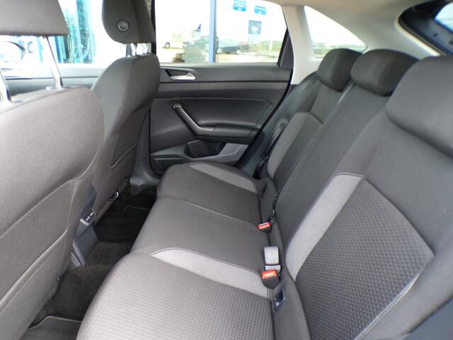 Volkswagen Taigo 1.0 TSI Life, Automaat / Carplay + Android Auto / Camera + Sensoren / Full LED. / Stoelverwarming / 17'' LMV