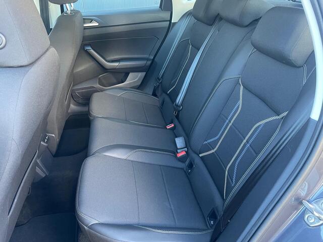 Volkswagen Taigo 1.5 TSI R-Line 1500kg DSG Automaat Bj 2022 Km 38177, trekhaak, achteruitrijcamera, carplay, stoelverwarming, led, pdc, cruisecontrol, klimaat airconditioning, digitale klokken