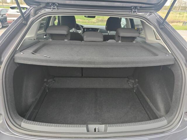 Volkswagen Taigo 1.0 TSI 95pk Life Edition / Navigatie / Airco / Achteruitrijcamera / Getint Glas / 17'' LMV