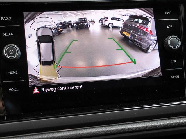 Volkswagen Taigo 1.0 TSI 115pk DSG R-Line · Panoramadak · Camera · Apple/Android Car Play · Keyless · P-Sensoren · 17'' Inch ·