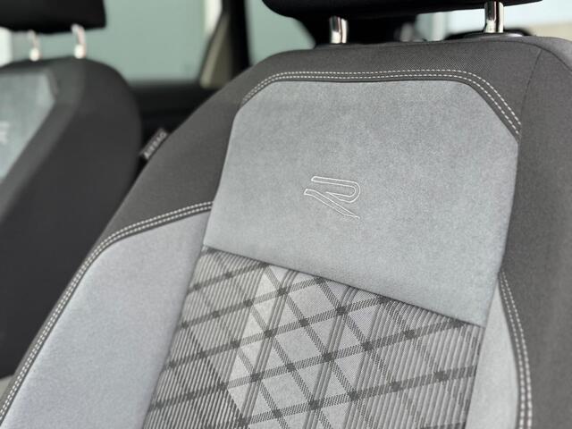 Volkswagen Taigo 1.0TSI 115pk R-Line Black Style | Pano | IQ.Light | Camera