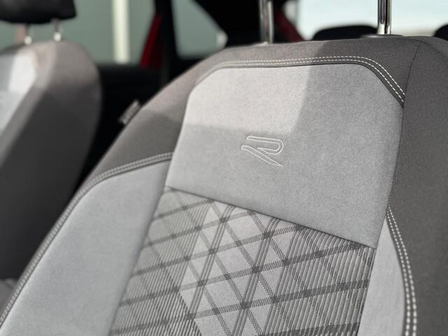 Volkswagen Taigo 1.0TSI 115pk DSG R-Line | Pano | IQ.Light | ACC | Carplay