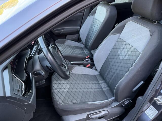 Volkswagen Taigo 1.5 TSI R-Line Pano IQ Light Keyless Virtual Camera