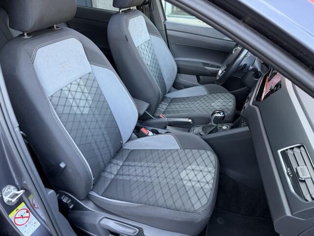 Volkswagen Taigo 1.5 TSI R-Line Pano IQ Light Keyless Virtual Camera