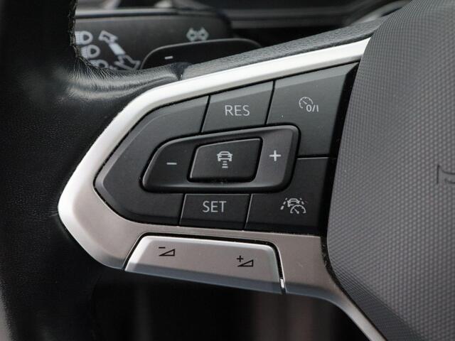 Volkswagen Taigo 1.0 TSi 110 Pk Automaat Life Business | Panorama dak | Adaptive cruise | Stoelverwarming | Trekhaak | CarPlay | 17 Inch | 86.564 Km !!