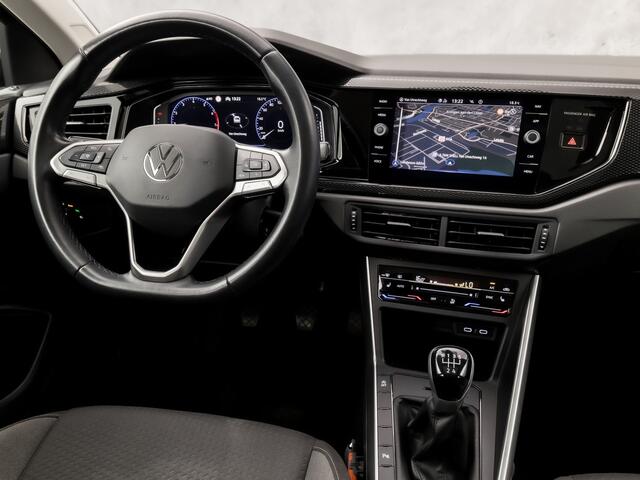 Volkswagen Taigo 1.0 TSI Life Sport (PANORAMADAK, 1e EIGENAAR, APPLE CARPLAY, GROOT NAVI, CLIMATE, STOELVERWARMING, SPORTSTOELEN, GETINT GLAS, IQ LIGHT, NIEUWSTAAT)