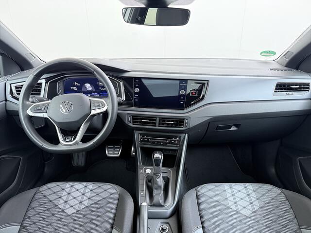 Volkswagen Taigo 1.0TSI Automaat R-Line Panoramadak Camera Adap.Cruise Trekhaak Stoelverwarming Apple Carplay Android Auto Navi Ecc Draadloze telefoonlader Keyless Lmv DAB Bluetooth IQ Light Pdc Isofix Privacy Glas Led Rijstrooksensor 1100KG Trekgewicht