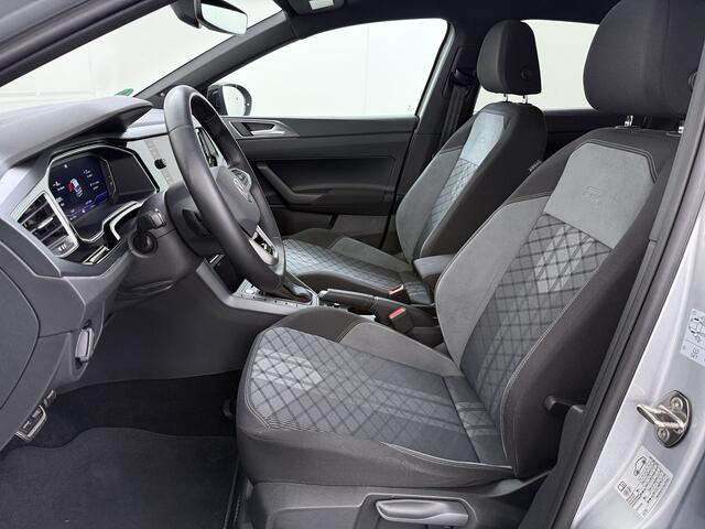 Volkswagen Taigo 1.0TSI Automaat R-Line Panoramadak Camera Adap.Cruise Trekhaak Stoelverwarming Apple Carplay Android Auto Navi Ecc Draadloze telefoonlader Keyless Lmv DAB Bluetooth IQ Light Pdc Isofix Privacy Glas Led Rijstrooksensor 1100KG Trekgewicht
