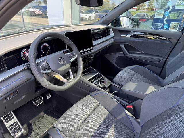 Volkswagen Tayron R-Line-Edition 1.5 eHybrid 204 pk | Trekhaak | Stoel & Stuur Verwarming | Full LED | Panoramadak | Elektrische Achterklep |