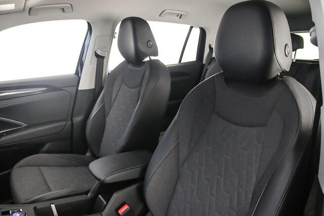 Volkswagen Tayron Life Edition 1.5 TSI eHybrid 204pk DSG Automaat Trekhaak, Adaptive cruise control, Achteruitrijcamera, Elektrische achterklep, Stuurwiel verwarmd, Parkeersensoren