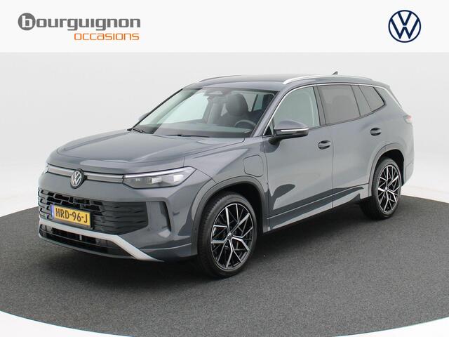 Volkswagen Tayron 1.5 eHybrid 204 Pk Automaat Life Edition | Trekhaak | Camera | Full LED | Adaptive Cruise | Elektrische Achterklep | Stoel en Stuur Verwarming | Parkeersensoren | Carplay | Navigatiesysteem | 20 Inch | 862 Km!!