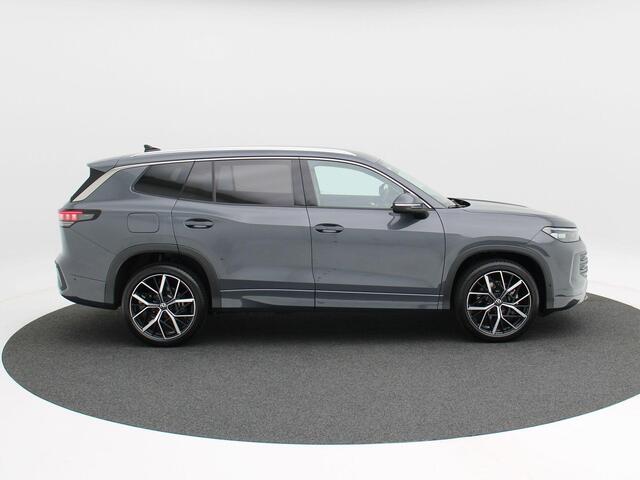 Volkswagen Tayron 1.5 eHybrid 204 Pk Automaat Life Edition | Trekhaak | Camera | Full LED | Adaptive Cruise | Elektrische Achterklep | Stoel en Stuur Verwarming | Parkeersensoren | Carplay | Navigatiesysteem | 20 Inch | 862 Km!!