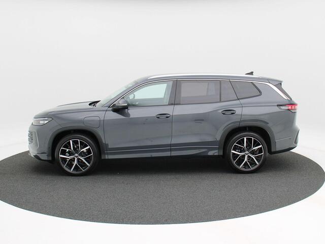 Volkswagen Tayron 1.5 eHybrid 204 Pk Automaat Life Edition | Trekhaak | Camera | Full LED | Adaptive Cruise | Elektrische Achterklep | Stoel en Stuur Verwarming | Parkeersensoren | Carplay | Navigatiesysteem | 20 Inch | 862 Km!!