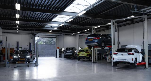 Volkswagen Tayron 1.5 eHybrid R-Line Edition 272PK l Pano l Electrische Trekhaak l Black Pack l Stoelverwarming
