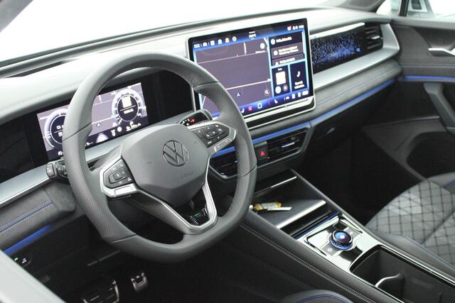 Volkswagen Tayron 1.5 eHybrid 204pk R-Line Edition Head-Up Camera Keyless Massage Panoramadak Virtual Cockpit Navigatie