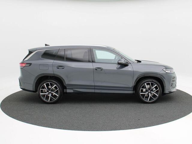 Volkswagen Tayron R-Line-Edition 1.5 eTSI 150 pk | 7 Persoons | Harman Kardon | 360 Camera | Elektrische Achterklep | Verwarmbare Voorstoelen | Massagefunctie Voor |