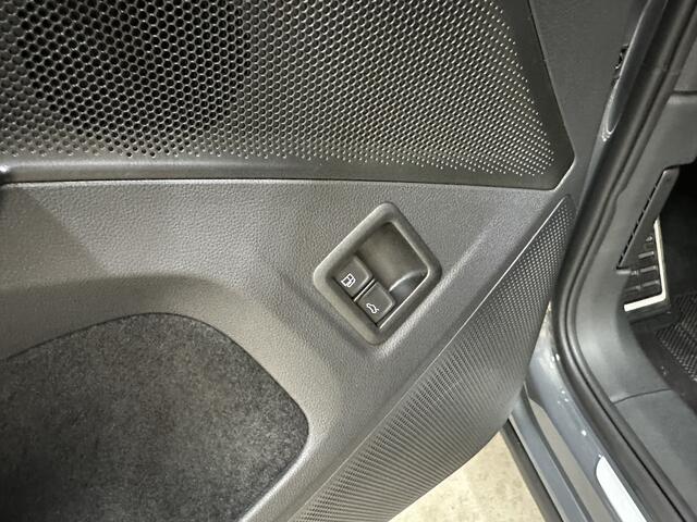 Volkswagen Tayron 1.5 eHybrid R-Line 272pk | Elek. Trekhaak | 360 camera | Pano | Stoel- en stuurverwarming