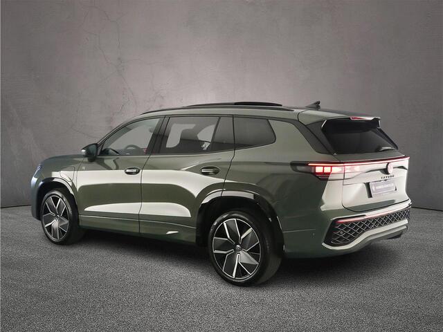 Volkswagen Tayron R-Line Edition 1.5 TSI eHybrid 272pk DSG Automaat Trekhaak, Panoramadak, Navigatie, Black Style, Adaptive cruise control, 360 camera, Achteruitrijcamera