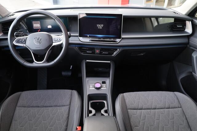 Volkswagen Tayron 1.5 eHybrid Life Edition 150KW/204PK, Snelladen 40KW mogelijk, 60 mnd 100.000km garantie, 18" LMV All season, wegklapbare trekhaak, stoelverwarming, DCC, adaptief onderstel, privacy glas, chrome dakrail, camera, side assist, ACC 3 zone climatronic, park a