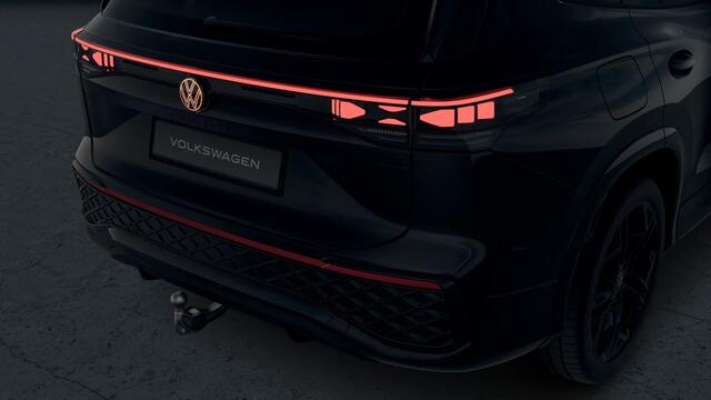 Volkswagen Tayron R-Line Edition | 'App-Connect' draadloze smartphone integratie | Automatische afstandsregeling (Adaptive Cruise Control) | Black Style Pakket