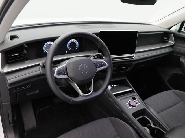 Volkswagen Tayron 1.5 eHybrid 204 Pk Automaat Life Edition | Adaptive Cruise | Trekhaak | Stoelverwarming | Navigatie | Camera | Carplay | 18 Inch | 27.026 Km!!
