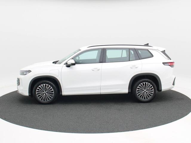 Volkswagen Tayron 1.5 eHybrid 204 Pk Automaat Life Edition | Adaptive Cruise | Trekhaak | Stoelverwarming | Navigatie | Camera | Carplay | 18 Inch | 27.026 Km!!