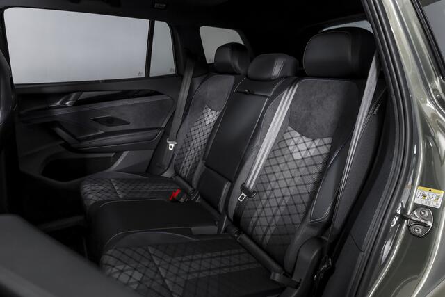 Volkswagen Tayron 1.5 eHybrid R-Line Edition | Black Style Pakket | S/K-Panodak | IQ. Light | Dig. Cockpit | Adapt. Cruise | Stoel-+Stuurverw. | Camera | App. Connect | ECC | Elek. Klep | LM 20" |