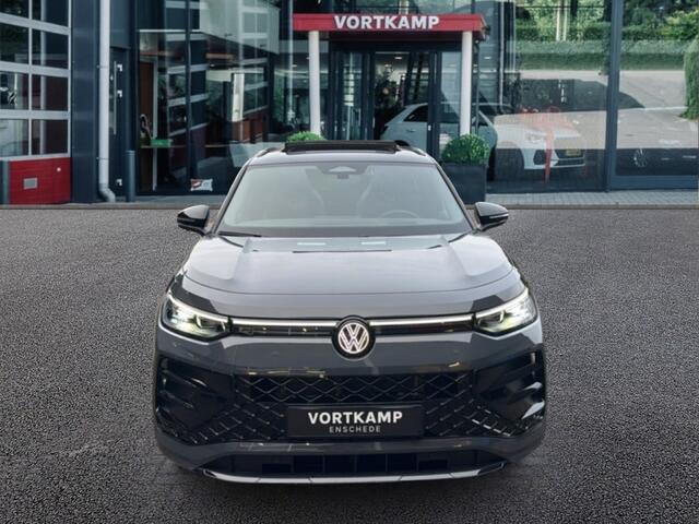 Volkswagen Tayron 1.5 TSI E-HYBRID R-LINE PANO-DAK/TREKHAAK/CAMERA/CARPLAY/ACC/STOELVERW