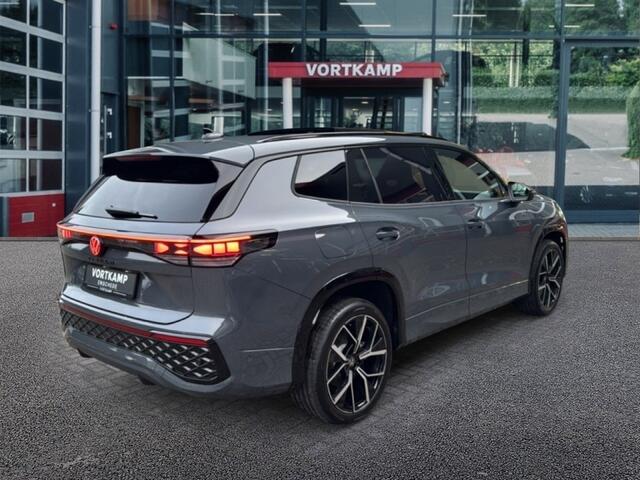 Volkswagen Tayron 1.5 TSI E-HYBRID R-LINE PANO-DAK/TREKHAAK/CAMERA/CARPLAY/ACC/STOELVERW