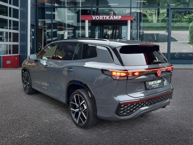 Volkswagen Tayron 1.5 TSI E-HYBRID R-LINE PANO-DAK/TREKHAAK/CAMERA/CARPLAY/ACC/STOELVERW