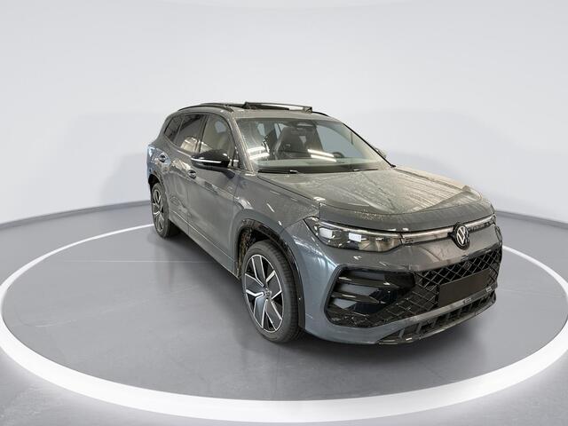 Volkswagen Tayron 1.5 eTSI 272pk DSG R-Line Edition · Wegklapbare Trekhaak · Panoramadak · Massage · Keyless · Elek. Achterklep · 20'' Inch · Garantie t/m 30-10-2030 of 100.000km