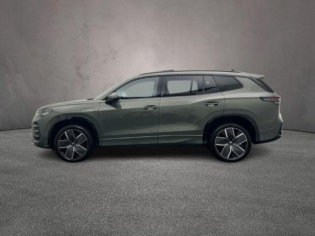 Volkswagen Tayron R-Line Edition 1.5 TSI eHybrid 272pk DSG Automaat Trekhaak, Panoramadak, Black style, Elektrische achterklep, Adaptive cruise control, Navigatie