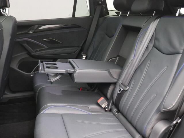 Volkswagen Tayron 1.5 eHybrid R-Line Edition 272PK DSG Pano-Schuifdak, Trekhaak, 20" LM Velgen, Leder, Memorystoel, Stoelverwarming & Koeling, Head-Up Display, 360gr. Camera, Harman Kardon Audio, Navi