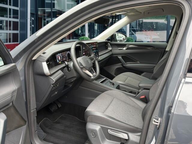 Volkswagen Tayron 1.5 eTSI DSG LIFE 7PERS/TREKHAAK/CAMERA/IQ/ACC/STOEL+STUURVERW