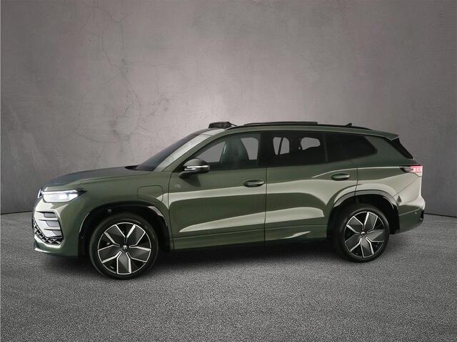 Volkswagen Tayron R-Line Edition 1.5 TSI eHybrid 272pk DSG Automaat Trekhaak, Panoramadak, Black style, Navigatie, Adaptive cruise control, Elektrische achterklep