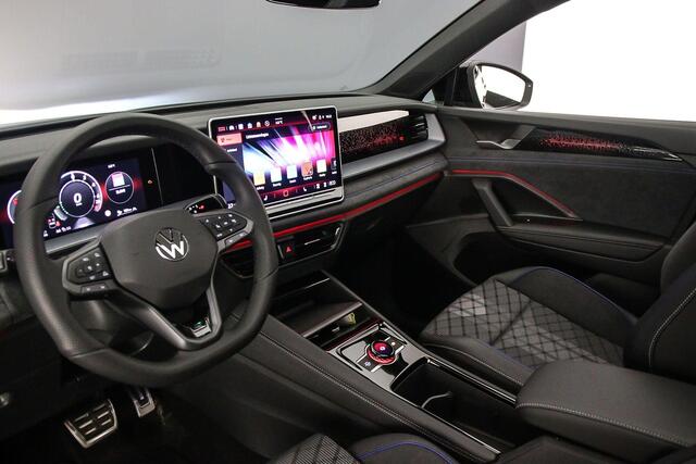 Volkswagen Tayron R-Line Edition 1.5 TSI eHybrid 272pk DSG Automaat Trekhaak, Panoramadak, Black style, Navigatie, Adaptive cruise control, Elektrische achterklep