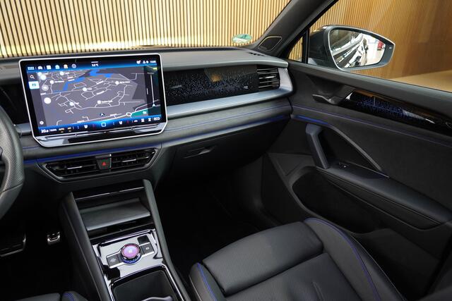 Volkswagen Tayron 1.5eHybrid/204pk R-Line Blackstyle|2025|Leder|Panoramadak|Trekhaak|HarmanKardon|Navi Pro|Stoelventilatie+massage|Matrix LED|VOL!